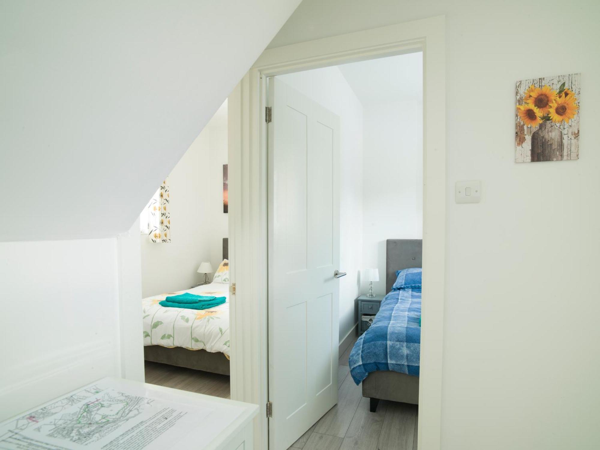 Stunning Modern In The Cotswolds Apartment *